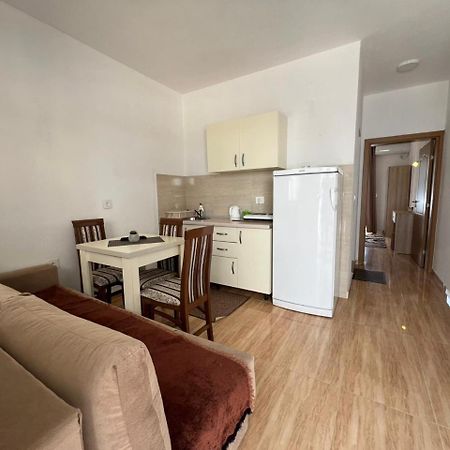 Kontiki Apartments อุลซิน ภายนอก รูปภาพ