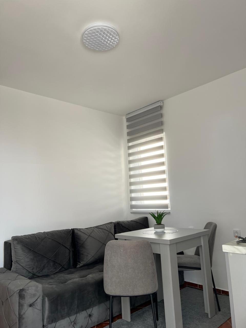 Kontiki Apartments อุลซิน ภายนอก รูปภาพ