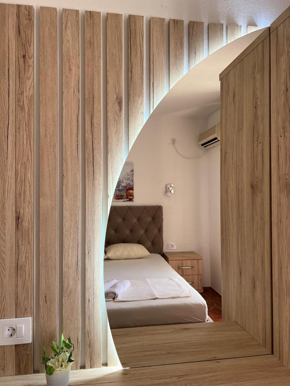 Kontiki Apartments อุลซิน ภายนอก รูปภาพ